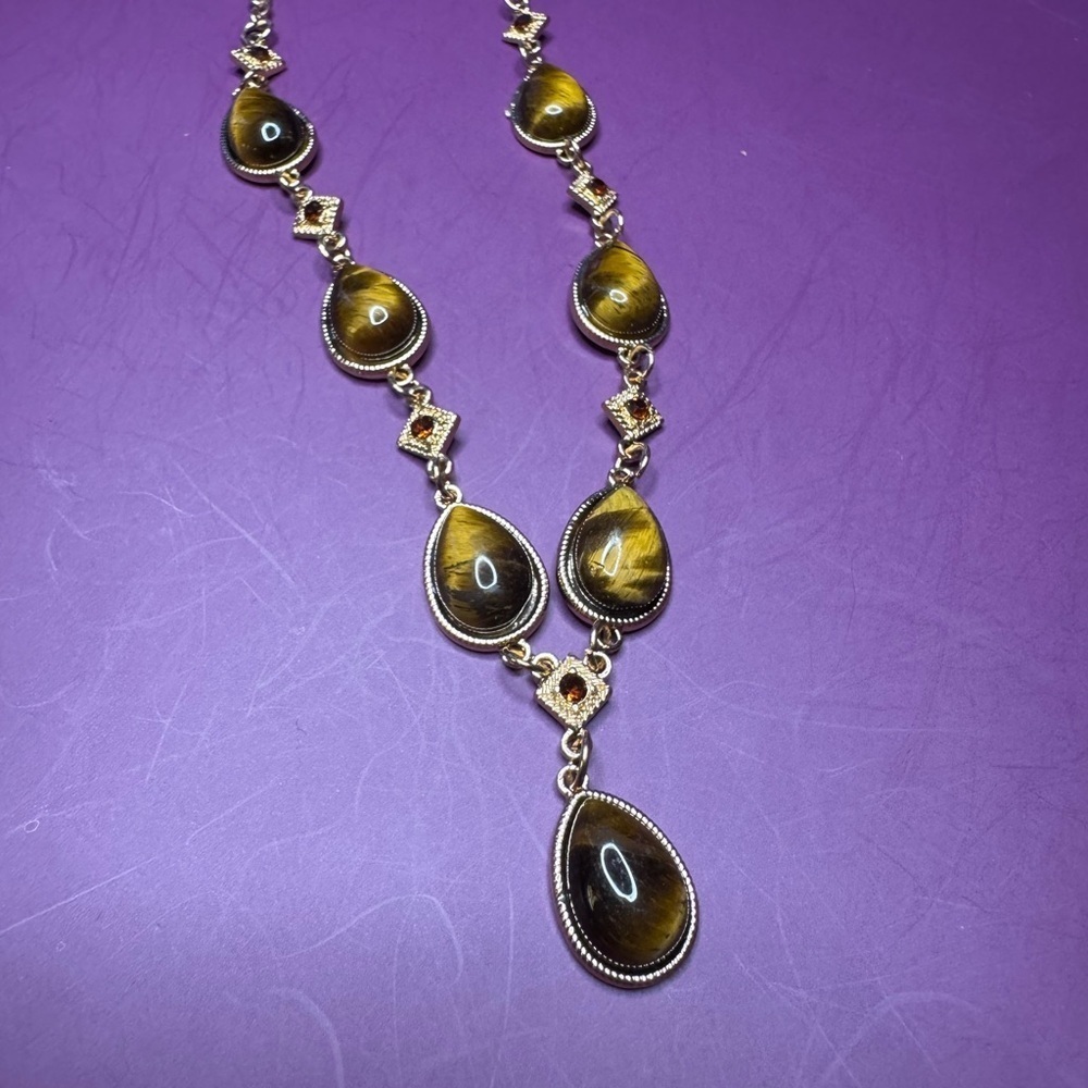 Yellow Tiger's Eye and Brown Austrian Crystal Necklace 20 Inches. New in box. - Picture 5 of 7